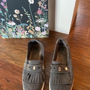 Earth Origins Mabel Gray Genuine Suede Flats- Size 7.5 women’s